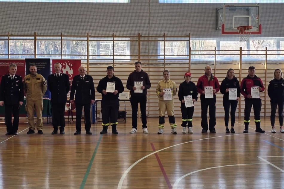 Młodzieżowa Drużyna Pożarnicza z Limanowej na II Halowych Zawodach Sportowo-Pożarniczych Powiatu Limanowskiego - zdjęcie 10