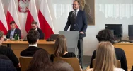 Młodzieżowa Rada Miasta Limanowa w konsultacjach konstytucyjnych w Warszawie - zdjęcie 2