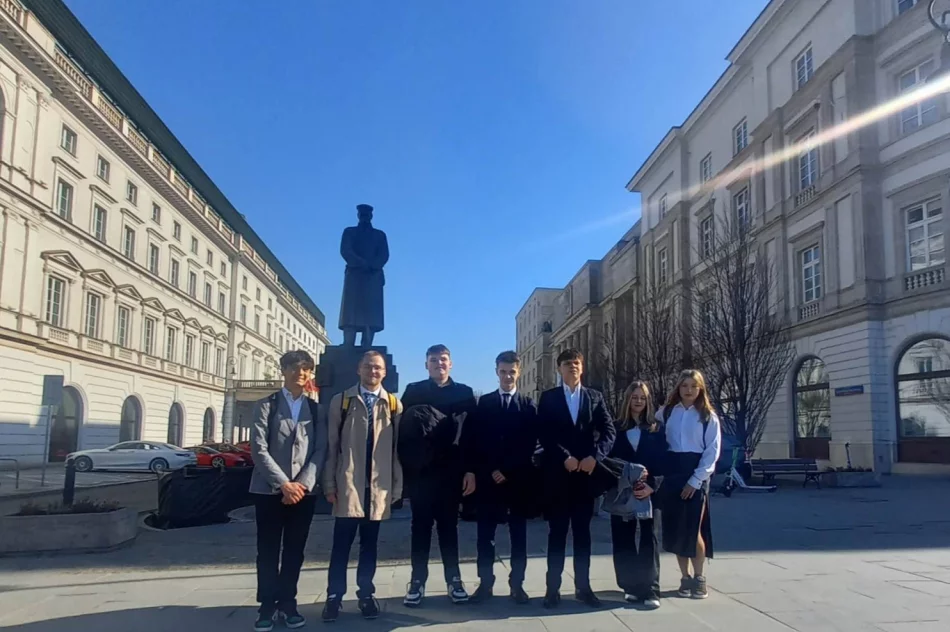 Młodzieżowa Rada Miasta Limanowa w konsultacjach konstytucyjnych w Warszawie - zdjęcie 6