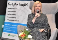 Historia i losy kobiet w literaturze popularnej autorki - zdjęcie główne