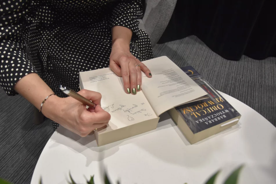 Historia i losy kobiet w literaturze popularnej autorki - zdjęcie 7