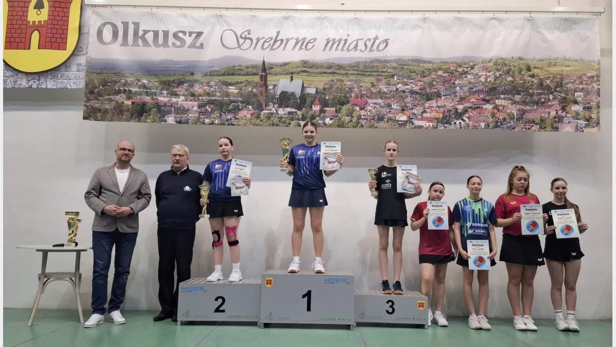 Na podium w wojewódzkiej rywalizacji: Lea Ewert, Emilia Świątek i Michał Wilczek/Fot.: Kozts.pl