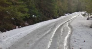 Lód, śnieg i błoto. Trudne warunki na gorczańskich szlakach - zdjęcie 2