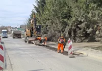 Wiosenne porządki na drogach powiatu. Budimex naprawia trasę - zdjęcie główne