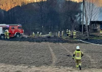 Ogień strawił drewniany budynek - zdjęcie główne