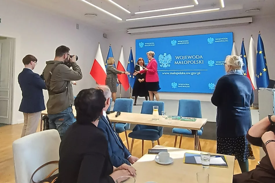 Limanowa doceniona za rozwój polityki senioralnej i działalność Rady Seniorów - zdjęcie 4