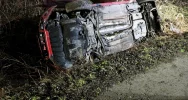Auto z nastolatkami dachowało w rowie. Jeden nieprzytomny - zdjęcie 4