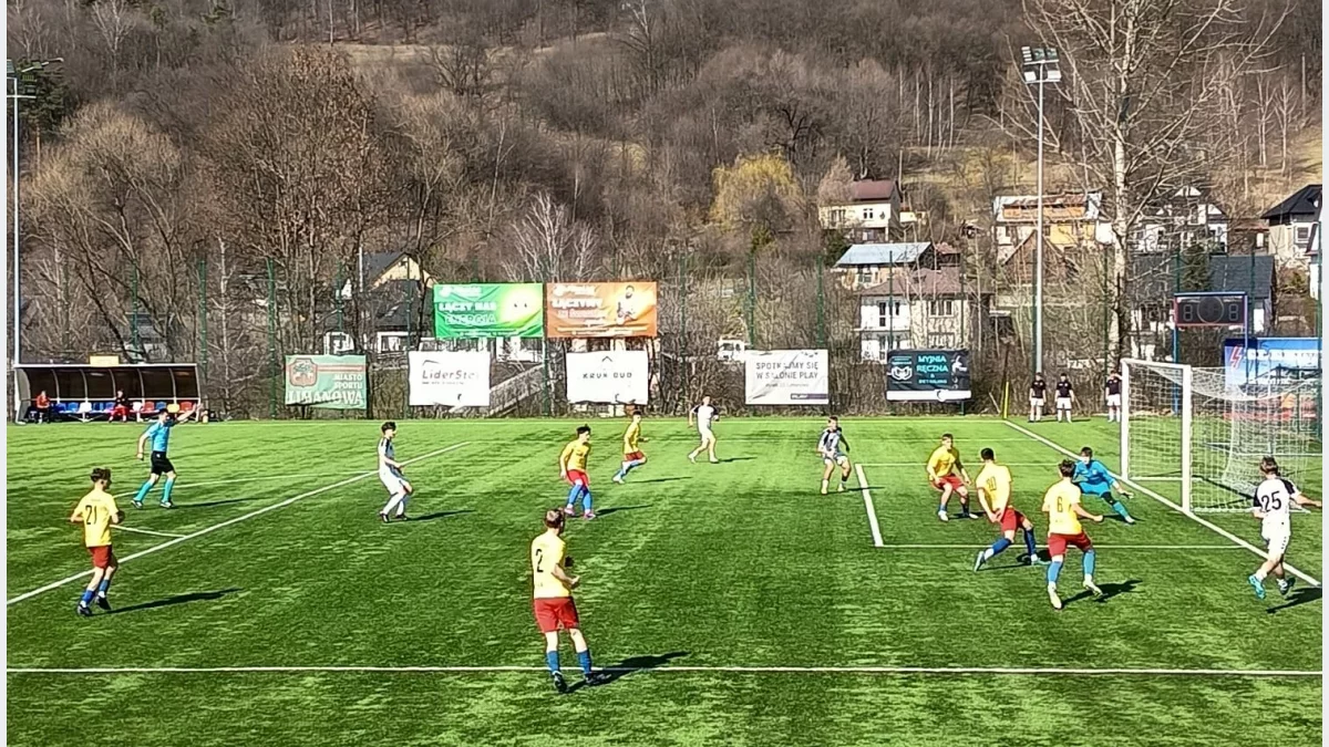 Udany start rundy wiosennej juniorów starszych Limanovii. Zwycięski debiut trenera/Fot. Limanovia (Facebook).