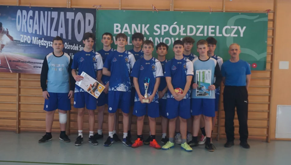 SP 1 Stara Wieś z mistrzostwem powiatu w piłce ręcznej - zdjęcie 1