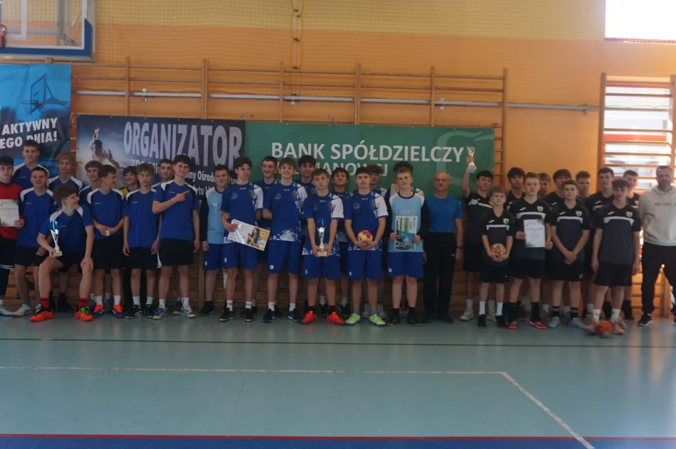 SP 1 Stara Wieś z mistrzostwem powiatu w piłce ręcznej - zdjęcie 2