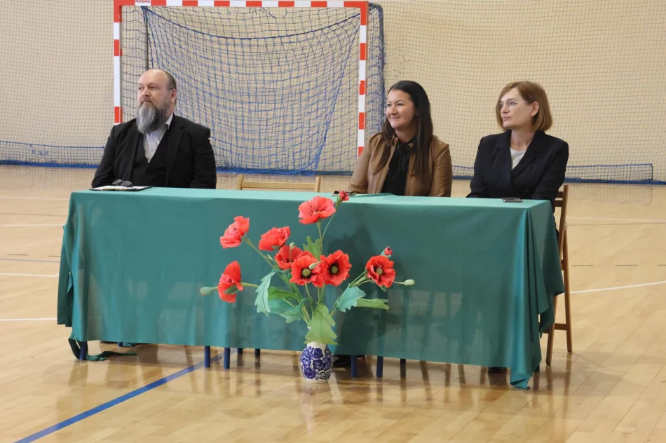 Limanowska „Trójka” świętuje Dzień Szkoły i pamięć o swoim Patronie - zdjęcie 9