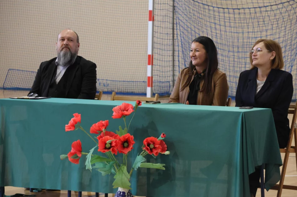Limanowska „Trójka” świętuje Dzień Szkoły i pamięć o swoim Patronie - zdjęcie 11