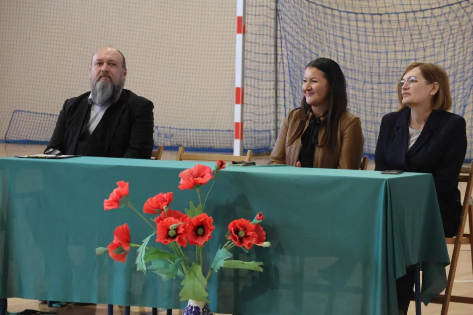 Pamięć o patronie i Dzień Szkoły w limanowskiej „Trójce” - zdjęcie 9