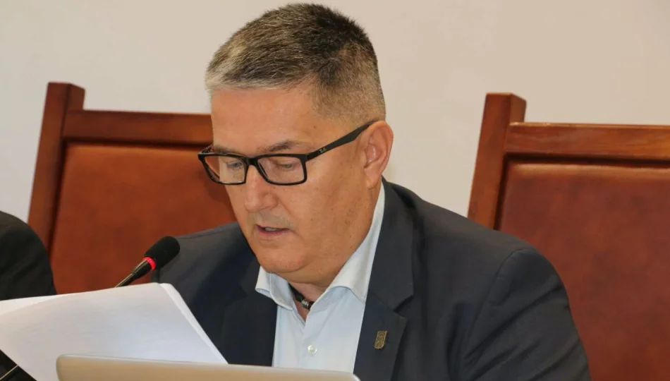 Nieobecny czy obecny? Kontrowersje wokół udziału wiceprzewodniczącego w sesji - zdjęcie 1