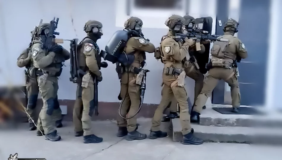 Zatrzymane trzy osoby podejrzane o udział w gangu handlującym narkotykami - zdjęcie 1