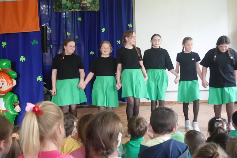 Obchody Dnia Świętego Patryka w Szkole Podstawowej im. Marii Dąbrowskiej w Nowym Rybiu - zdjęcie 14