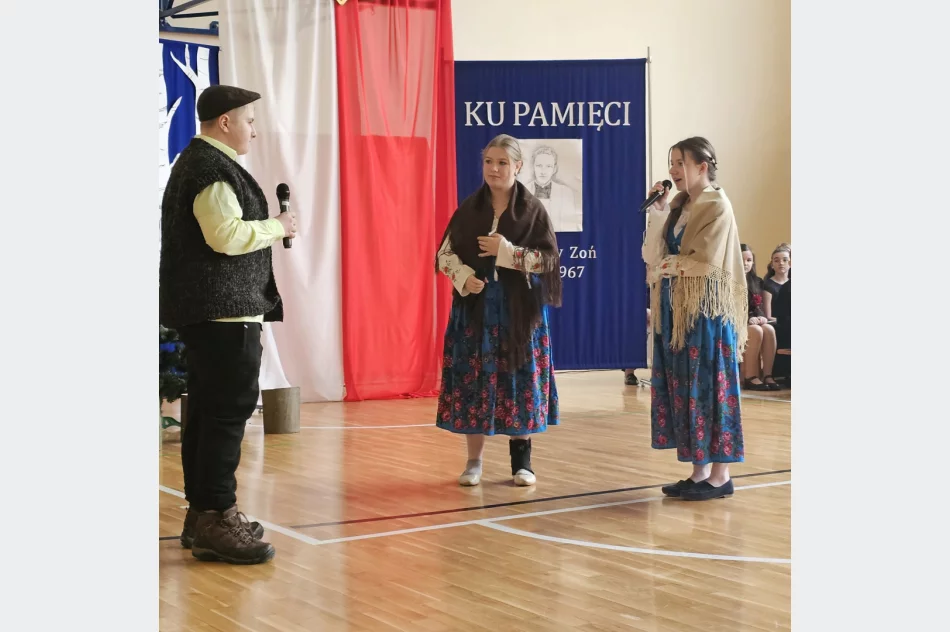Wieczornica patriotyczna– lekcją historii w Szkole Podstawowej Nr 1 w Starej Wsi - zdjęcie 20