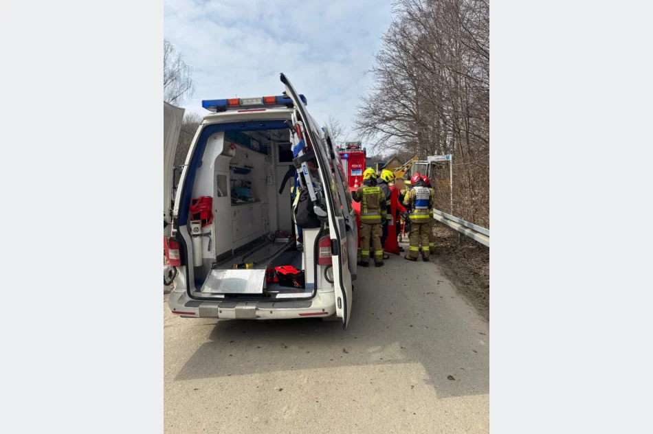 Mężczyzna przysypany ziemią - wezwano LPR - zdjęcie 3