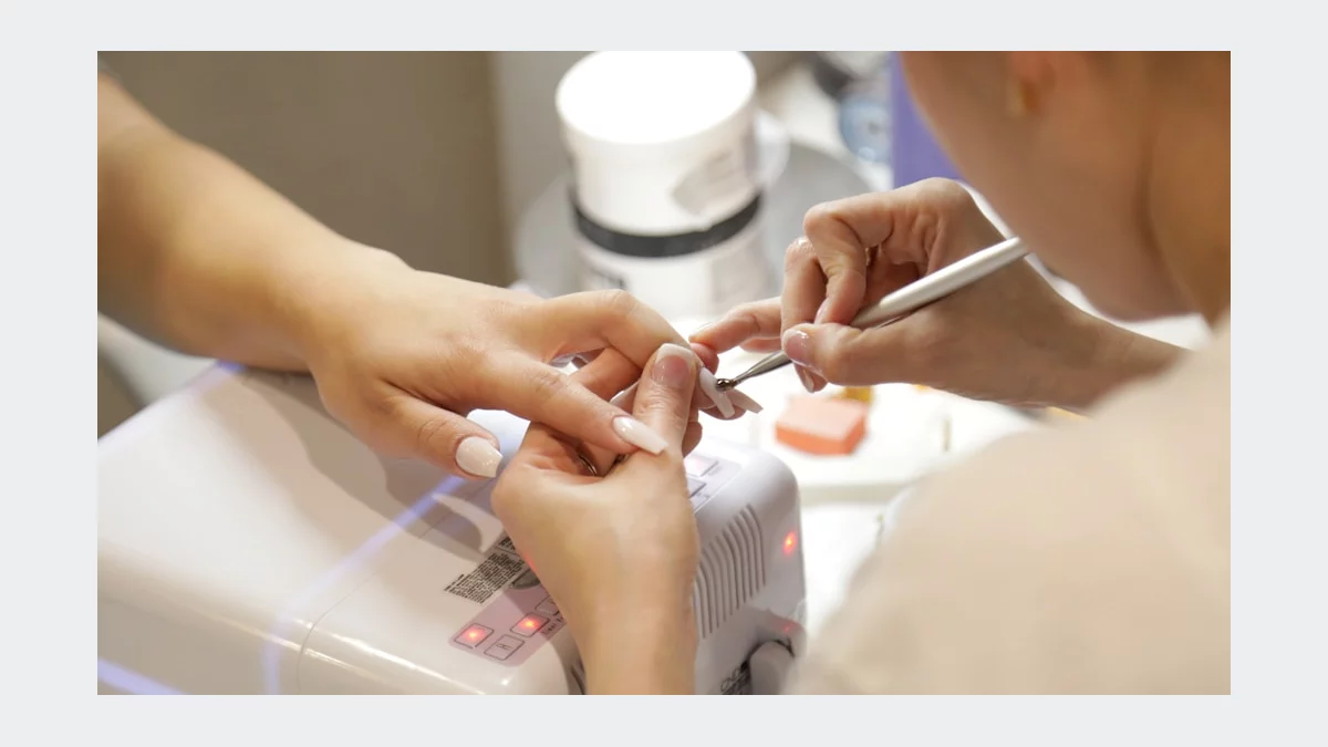Własny salon z manicure i pedicure? Sprawdź niezbędne wyposażenie!