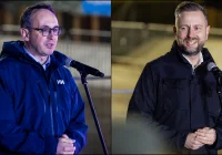 „To odpowiedź na bzdury”. Ministrowie na placu budowy uderzają w prezesa PiS - zdjęcie główne