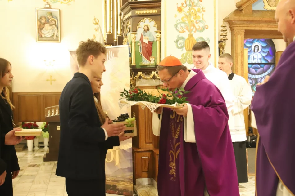 Przyjaźń ważniejsza niż zwyczaje. Kardynał Grzegorz Ryś do młodych - zdjęcie 14