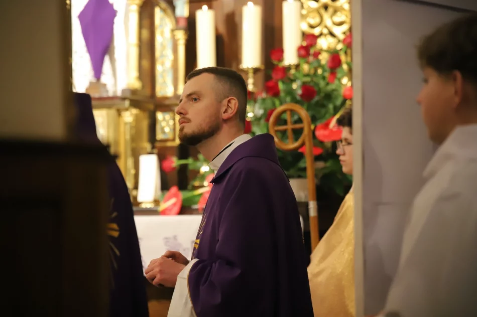 Przyjaźń ważniejsza niż zwyczaje. Kardynał Grzegorz Ryś do młodych - zdjęcie 15