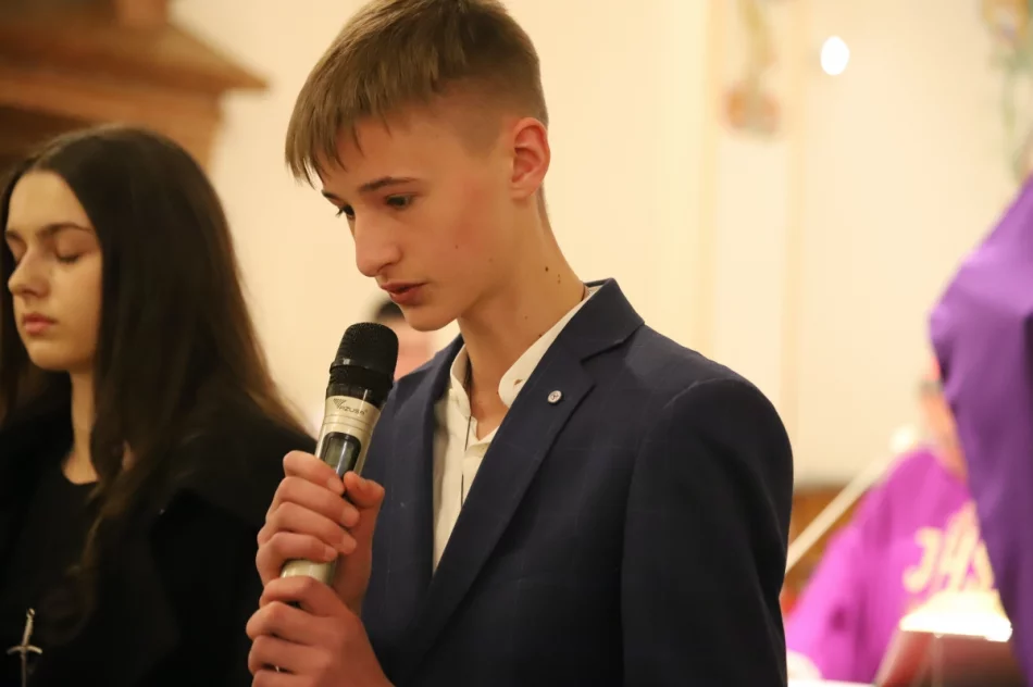 Przyjaźń ważniejsza niż zwyczaje. Kardynał Grzegorz Ryś do młodych - zdjęcie 17