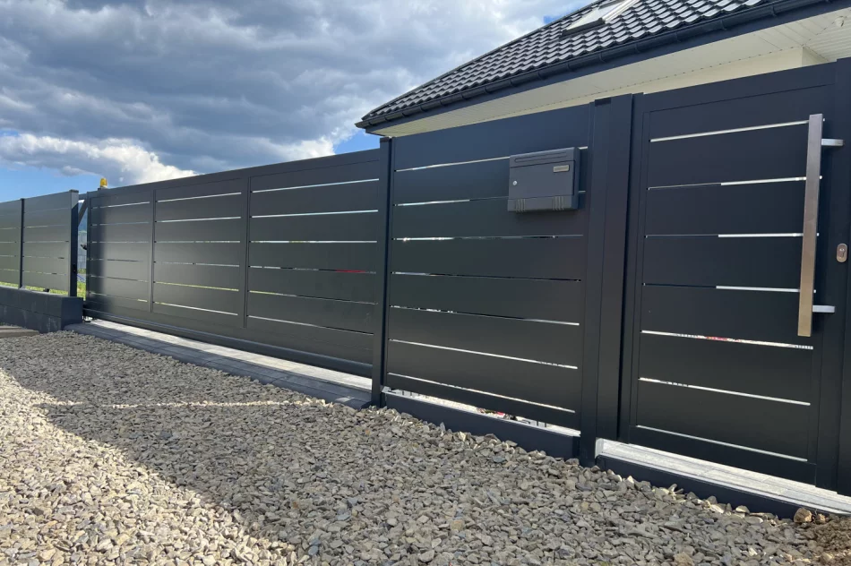 Nowoczesne bramy i ogrodzenia z aluminium oraz stali - Świat-Ogrodzeń producent - zdjęcie 1