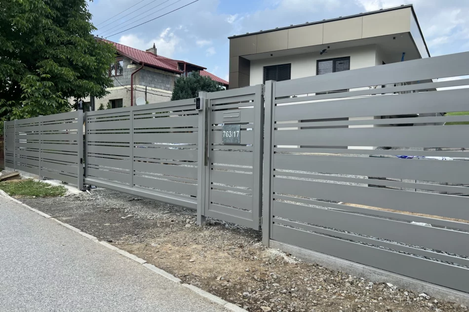 Nowoczesne bramy i ogrodzenia z aluminium oraz stali - Świat-Ogrodzeń producent - zdjęcie 10