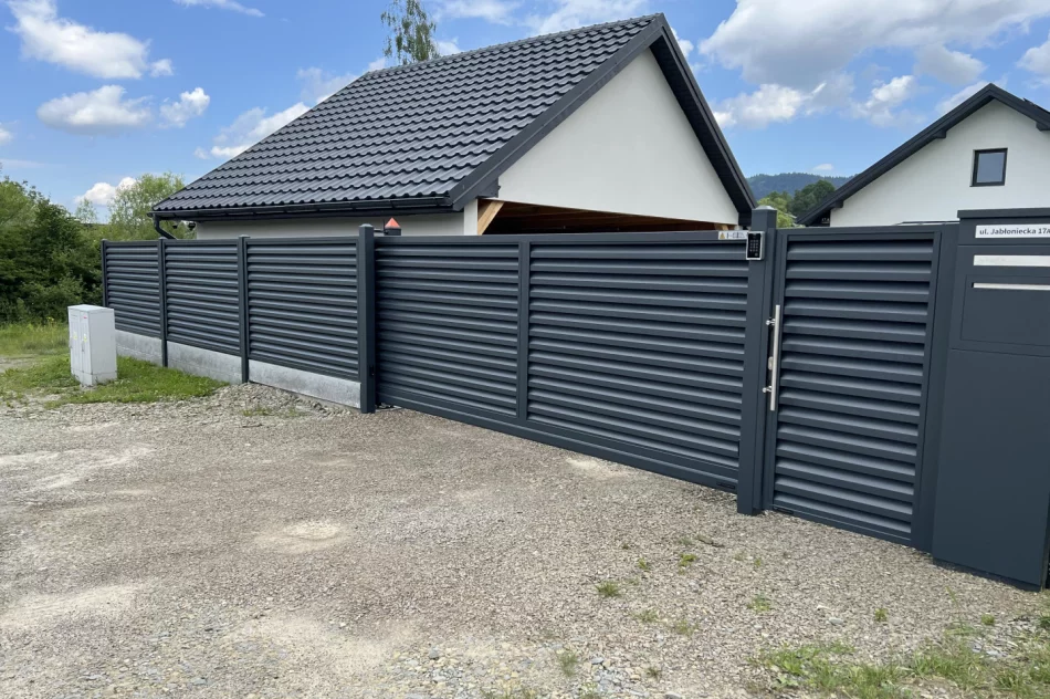 Nowoczesne bramy i ogrodzenia z aluminium oraz stali - Świat-Ogrodzeń producent - zdjęcie 11