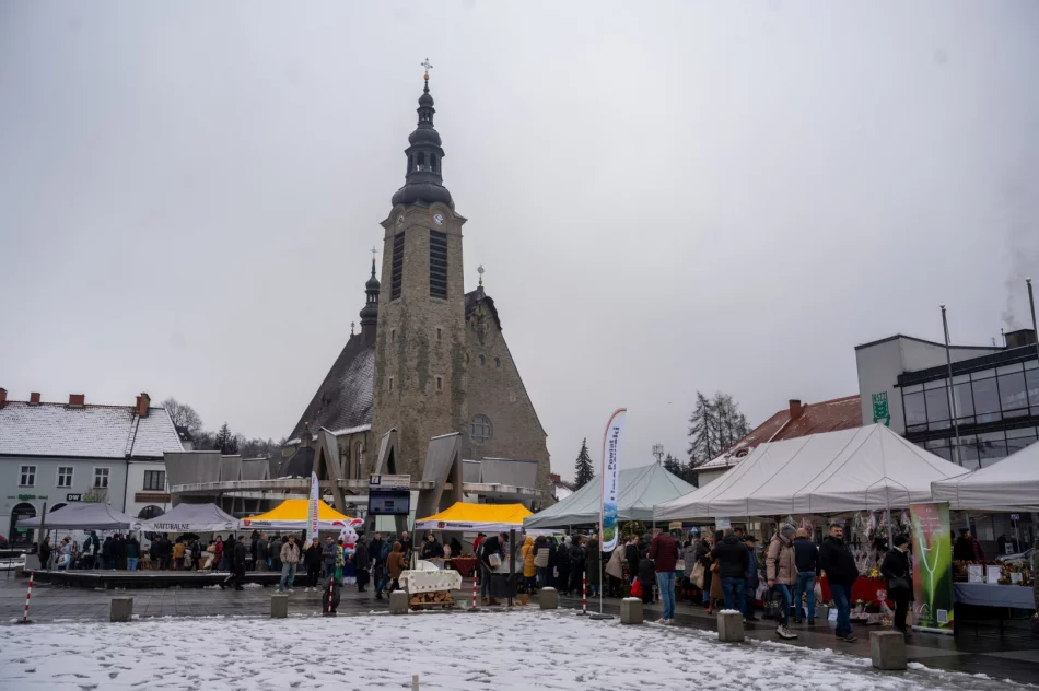 Wielkanocny klimat na limanowskim rynku (ZDJĘCIA) - zdjęcie 3