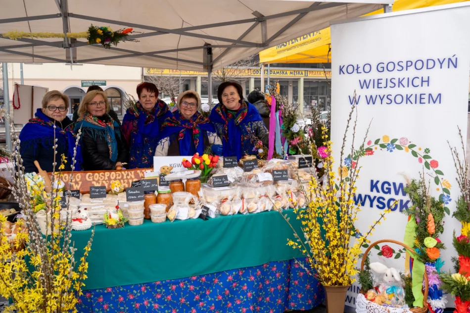 Wielkanocny klimat na limanowskim rynku (ZDJĘCIA) - zdjęcie 13