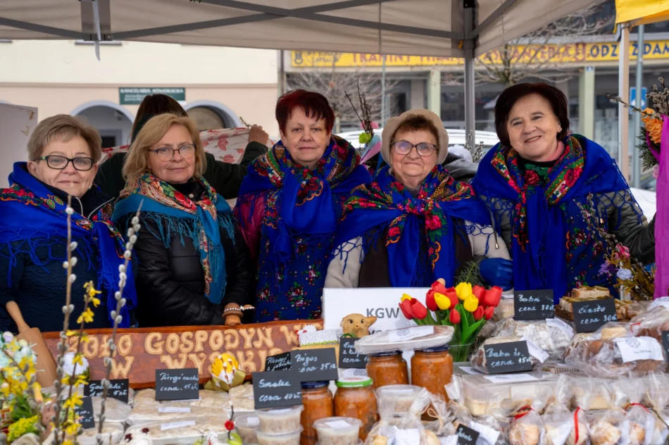 Wielkanocny klimat na limanowskim rynku (ZDJĘCIA) - zdjęcie 14