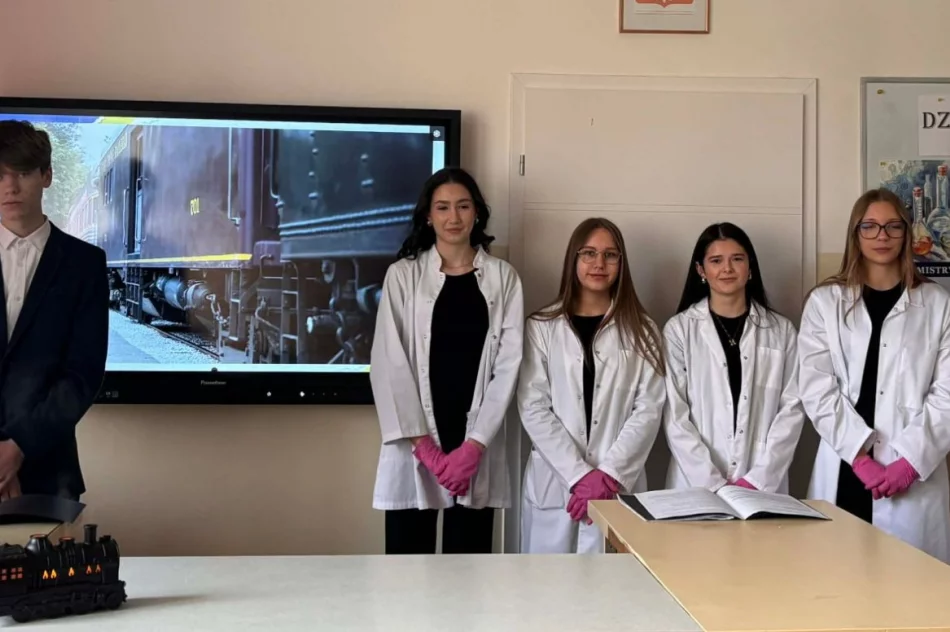Dziwy fizyki i chemii. Uczniowie z regionu zamienili sale w laboratoria - zdjęcie 11