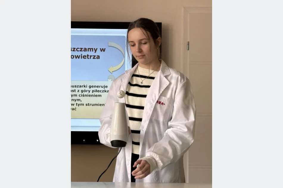 Dziwy fizyki i chemii. Uczniowie z regionu zamienili sale w laboratoria - zdjęcie 12