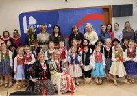 Wielkanocne spotkanie przedszkolaków z władzami miasta pełne tradycji i radości - zdjęcie główne