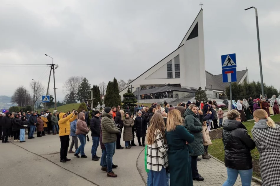 Wystawili pasyjne widowisko - zdjęcie 2