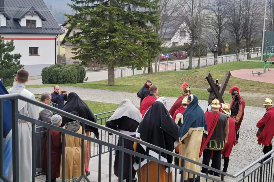 Wystawili pasyjne widowisko - zdjęcie 4