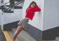 Stylizacje streetwear dla dorosłych i młodzieży. Czy coś je różni? - zdjęcie główne