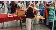 Deszcz nie zatrzymał uczniów, którzy posprzątali miasto - zdjęcie 3