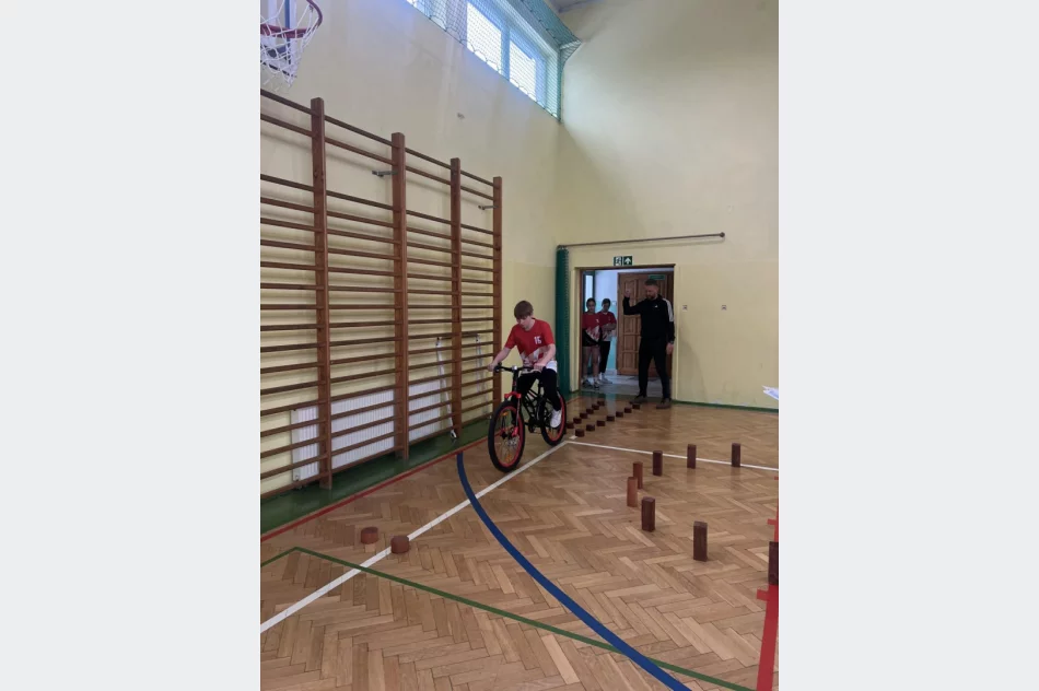 Rowerowy tor przeszkód i testy z przepisów - zdjęcie 18