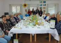 Wielkanocne śniadanie seniorów i władz miasta - zdjęcie główne
