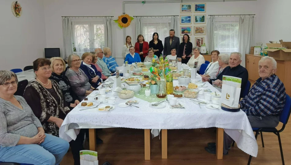 Wielkanocne śniadanie seniorów i władz miasta - zdjęcie 1