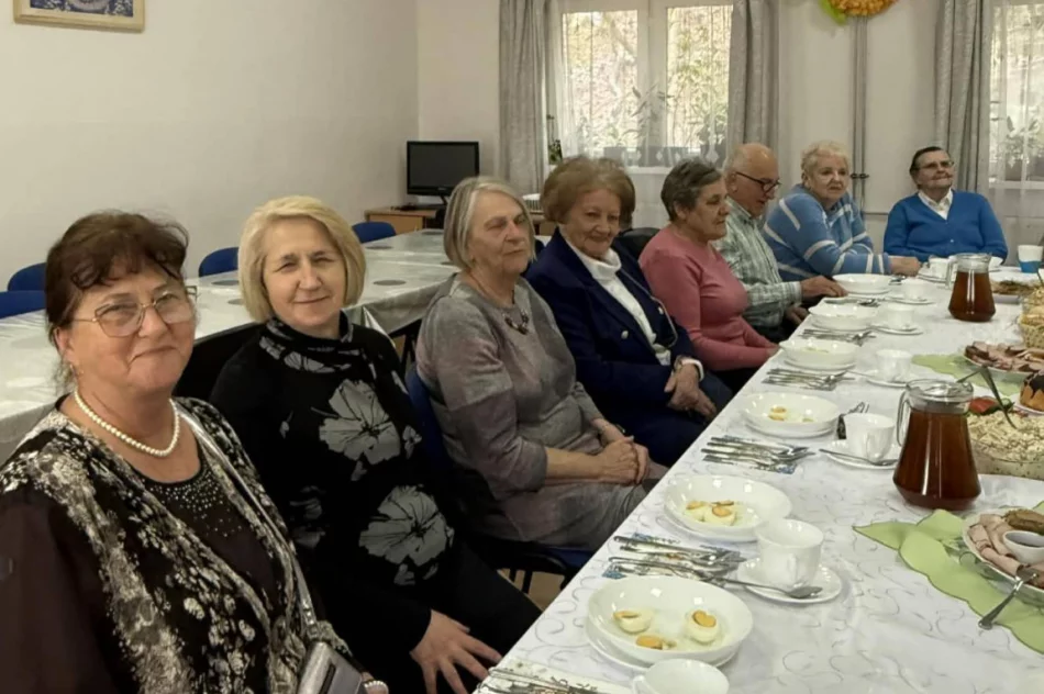 Wielkanocne śniadanie seniorów i władz miasta - zdjęcie 9