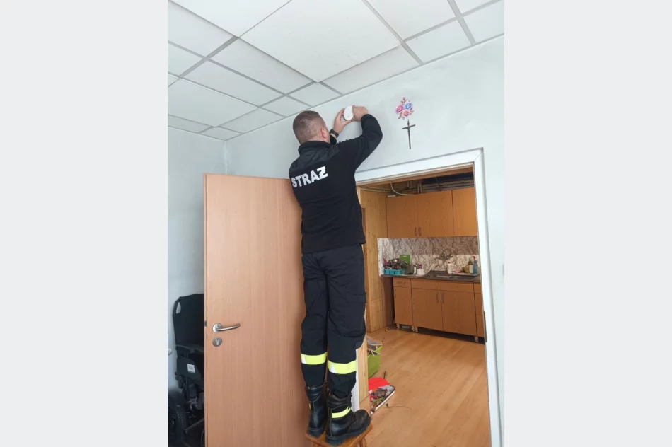 Montowali czujniki w domach mieszkańców  - zdjęcie 5