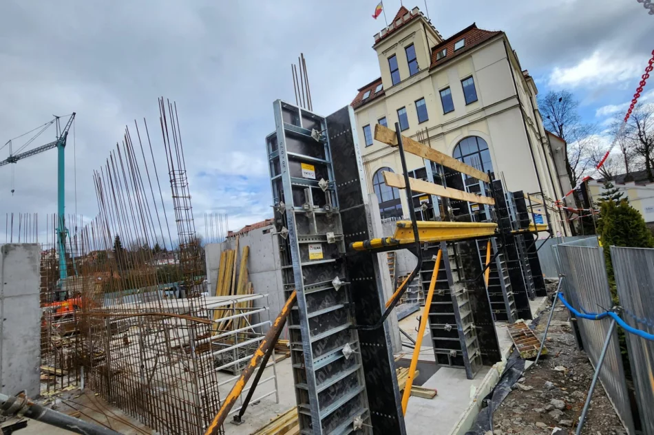 Miliony na nowy biurowiec. Ma rozwiązać problem kolejek po godzinach - zdjęcie 4