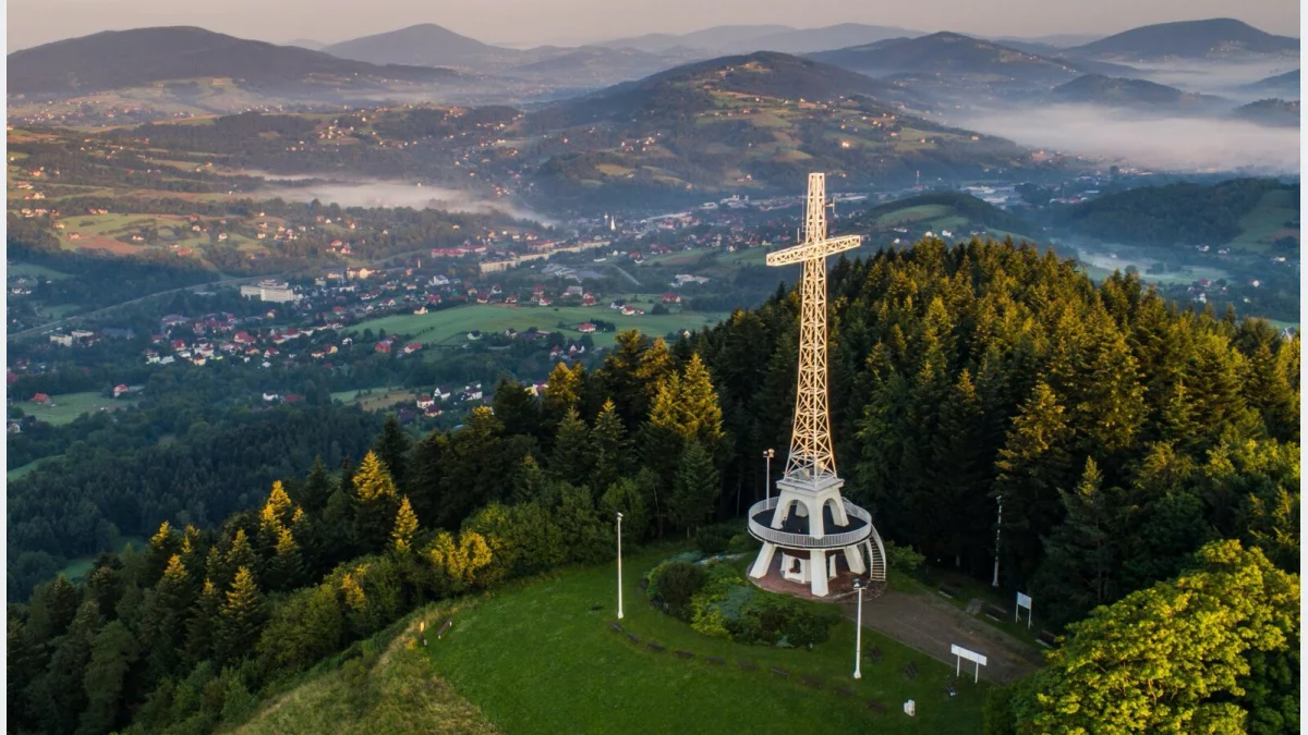 Krzyż na Miejskiej Górze nad Limanową