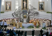 Limanowski chór podczas centralnych uroczystości w krakowskim sanktuarium - zdjęcie główne