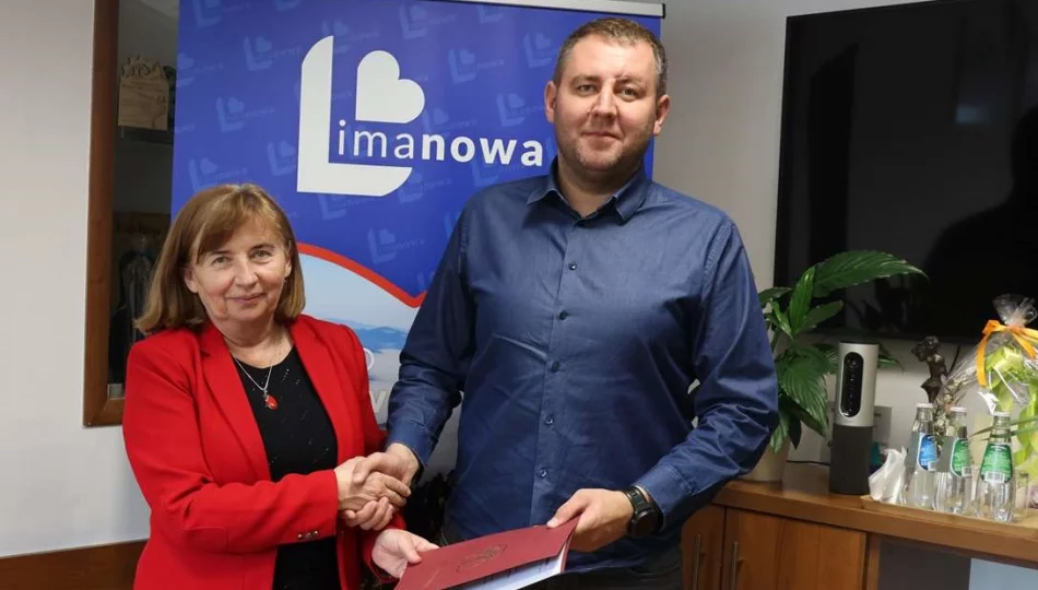 Podpisano umowę na modernizację Orlika przy ul. Zygmunta Augusta - zdjęcie 1