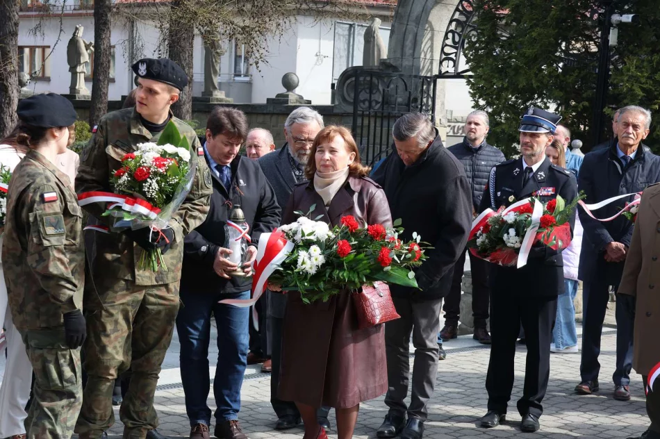 Limanowa uczciła 86. rocznicę Zbrodni Katyńskiej - zdjęcie 14